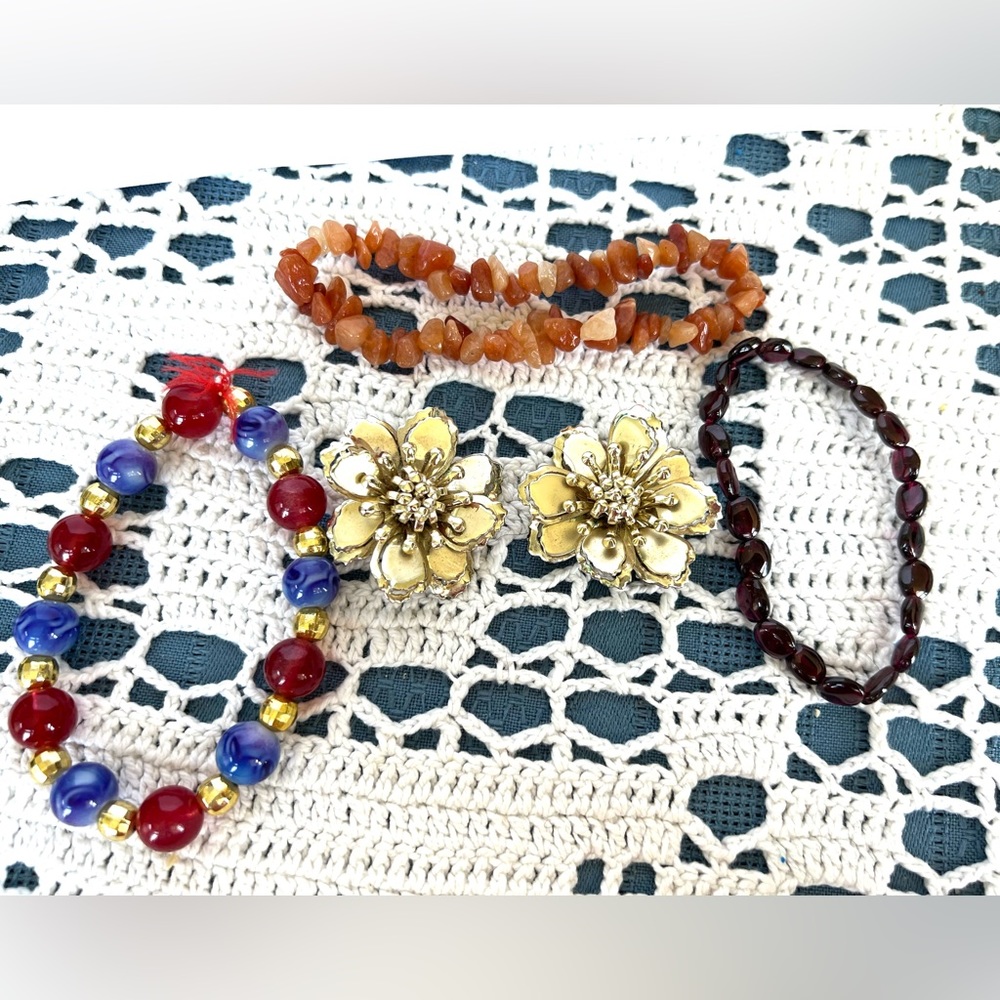 Semi precious stones elastic bracelet/ plus freebies bundle